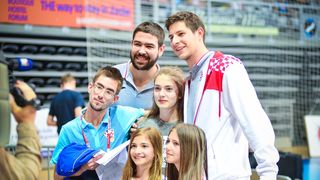 U doista sjajnoj atmosferi koju je stvorilo oko 5000 navijača iz cijele Hrvatske, naši su rukometni reprezentativci remizirali sa Švedskom i to s rezultatom 25-25. Bila je to ‘kaubojima’ pretposljednja pripremna utakmica uoči Olimpijskih igara