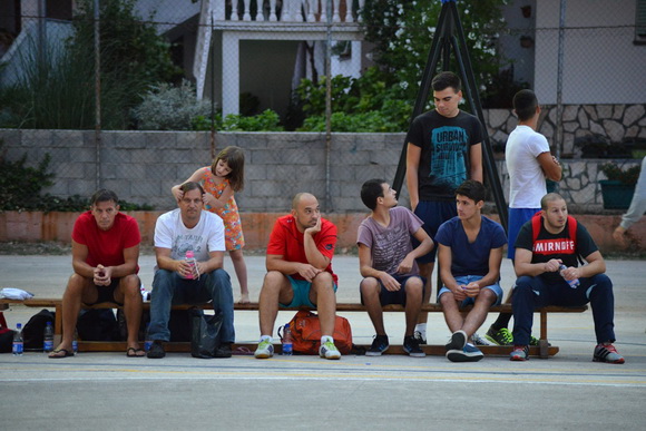 U povodu blagdana Kraljice Mira u Stanovima odigrana utakmica između liječnika i predstavnika Gradske uprave, Foto: Iva Perinčić