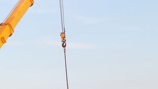 Zadar, 020910.
U 15.05 sati zupanijski Vatrogasno-operativni centar zaprimio je dojavu o pozaru u Sabunikama.
Na teren su upuceni pripadnici DVD-a Privlaka, koji su vatrogasnim vozilom upali u jamu. Vlasnik zemljista iskopao je jamu, a poslije ju je  “zak