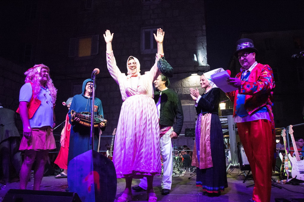 Paški ljetni karneval 2017 – maškarana povorka