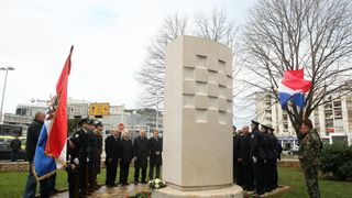 21.01.2014., Zadar – Predsjednik Hrvatskog sabora Josip Leko i ministar branitelja Predrag Matic polozili su vijence u sklopu 21. obljetnice vojno-redarstvene operacije Maslenica ’93. Photo: Dino Stanin/PIXSELL 21.01.2014., Zadar – Predsjednik Hrvatskog sabora Josip Leko i ministar branitelja Predrag Matic polozili su vijence u sklopu 21. obljetnice vojno-redarstvene operacije Maslenica ’93. Photo: Dino Stanin/PIXSELL