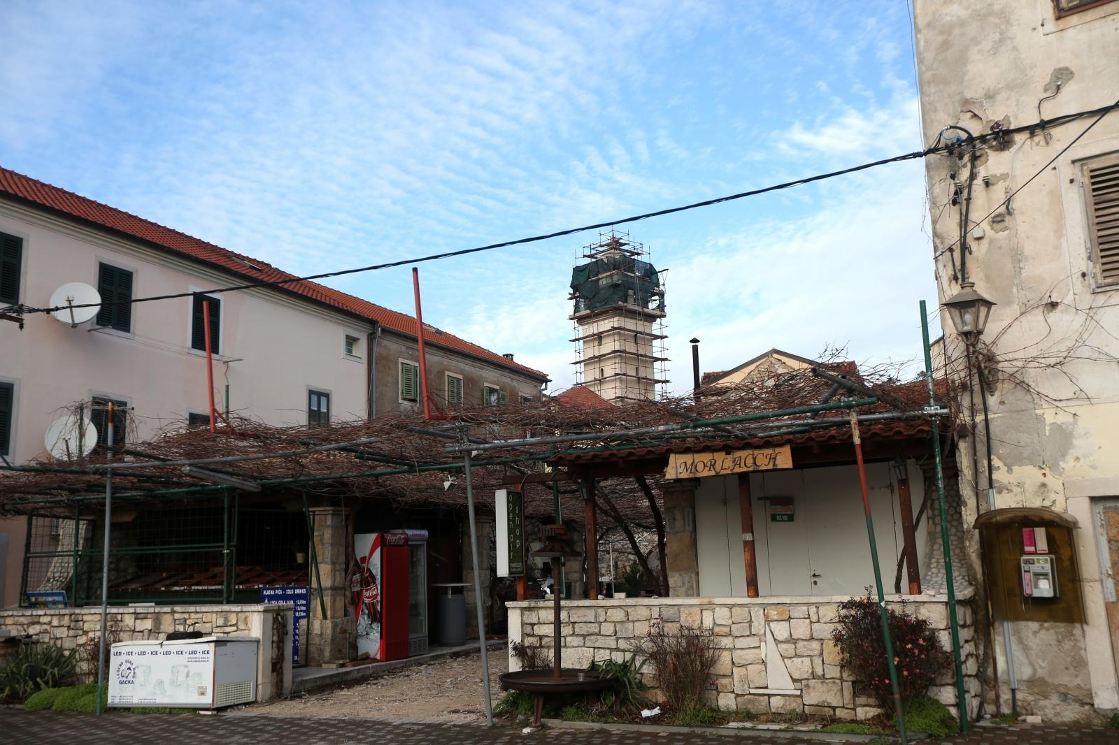 Skradin romantičan mediteranski grad na desnoj obali rijeke Krke Skradin romantičan mediteranski grad na desnoj obali rijeke Krke