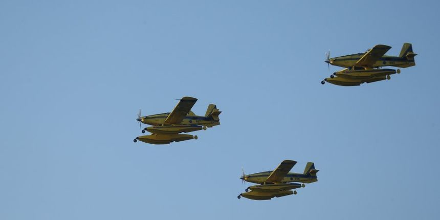 Airtractor gasi požar na otoku Ugljanu Airtractor gasi požar na otoku Ugljanu