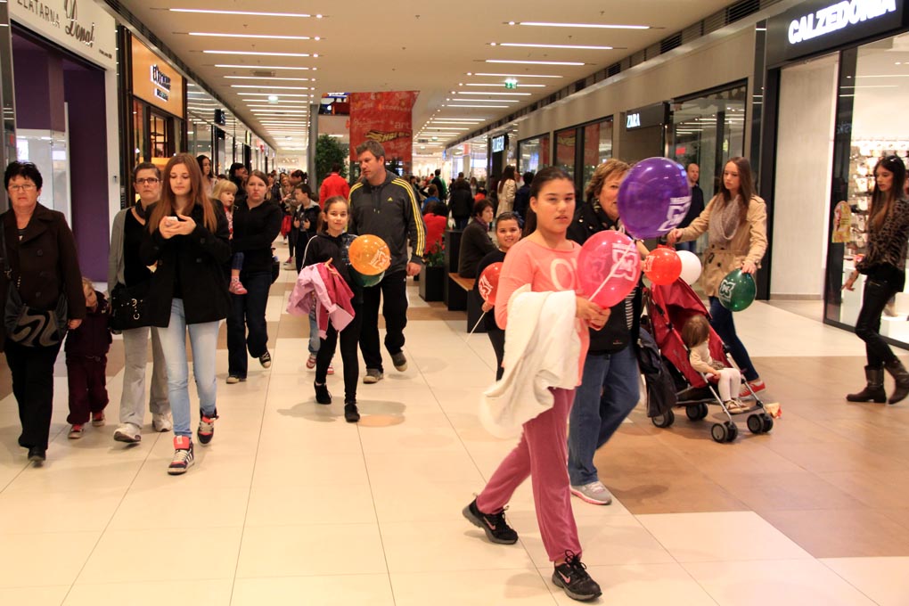 Image 685819 (auto) Image 685819 (auto)