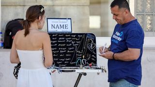 Sunčana nedjelja: Domaći i turisti na ulicama grada Sunčana nedjelja: Domaći i turisti na ulicama grada