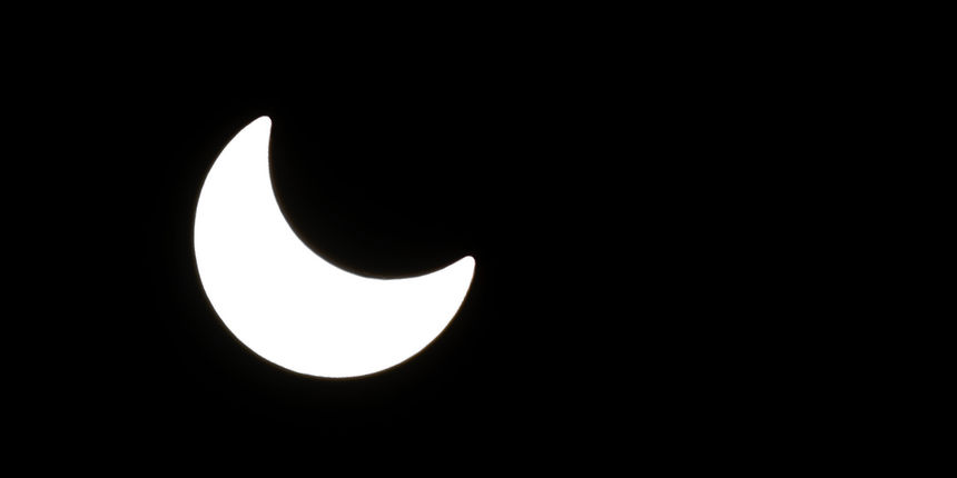 Pomrčina Sunca nad Zadrom 4. siječnja 2011. (foto:Saša Čuka) Pomrčina Sunca nad Zadrom 4. siječnja 2011. (foto:Saša Čuka)