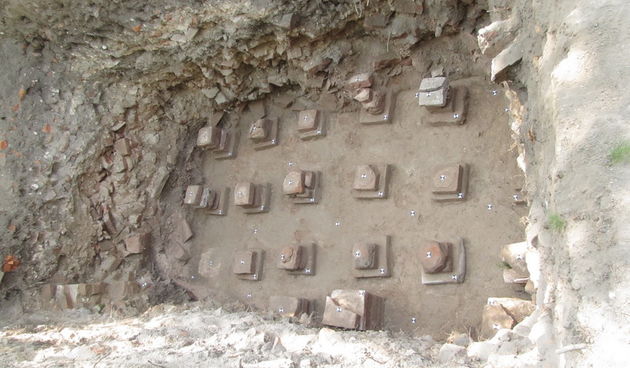 Sisak, 160911.
Zapadne bedeme Siscie, Siska u doba Rimskog carstva otkriveni su u petak, 16. rujna tijekom istraznih radova prigodom dovodjenja infrastrukture za novo sisacko pristaniste u sredistu grada. Arheolozi do sada nisu znali gdje prolazi zapadni