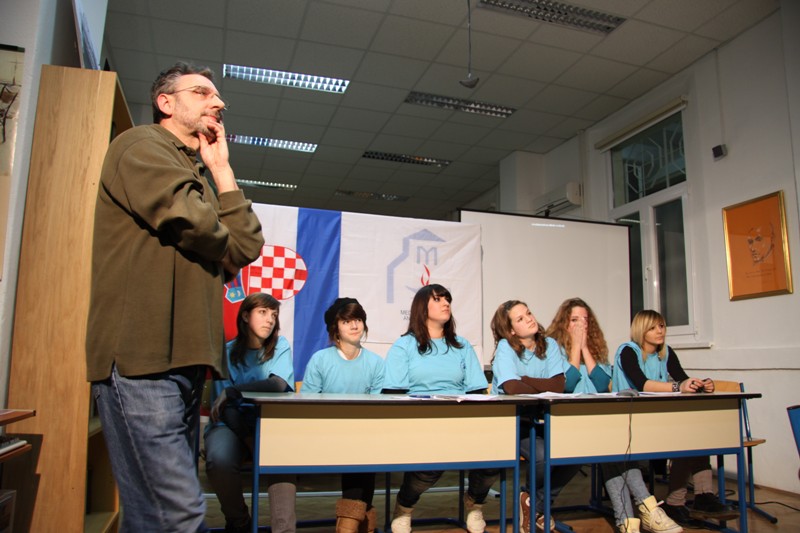 Prezentacija ucenica Medicinske skole Ante Kuzmanica na Megaconference Jr. 2010, Foto: Antonela Vitlov