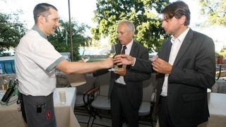 Zadar – Ministar turizma Darko Lorencin sastao se danas sa zupanom Stipom Zrilicem te s lokalnim gospodarstvenicima. Nakon sastanka ministar je obisao Hotel Bastion koji je prosle godine uvrsten u prestizno udruzenje Relais Chateaux. Photo: Dino Stanin/PI Zadar – Ministar turizma Darko Lorencin sastao se danas sa zupanom Stipom Zrilicem te s lokalnim gospodarstvenicima. Nakon sastanka ministar je obisao Hotel Bastion koji je prosle godine uvrsten u prestizno udruzenje Relais Chateaux. Photo: Dino Stanin/PI