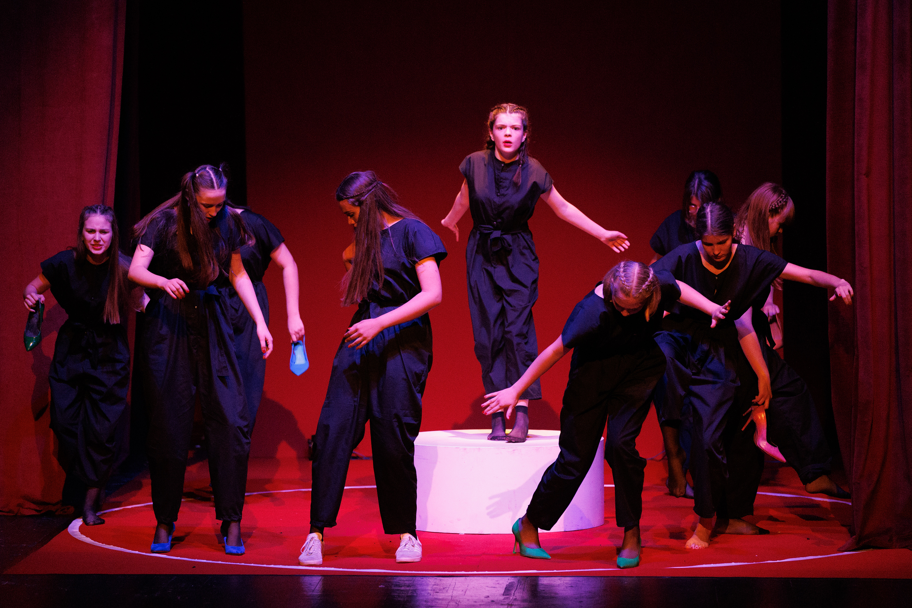 Igrajmo se: Zabranjeno mlađima od 15 strana A