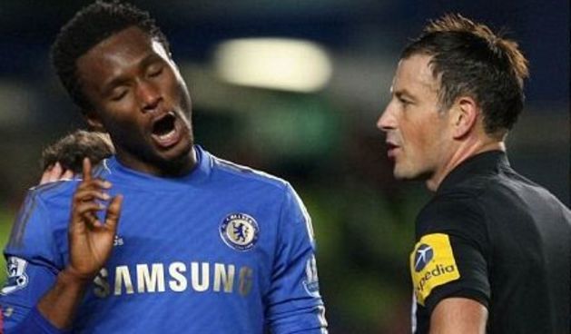 John Obi Mikel i sudac Clattenburg, foto: dailymail.co.uk