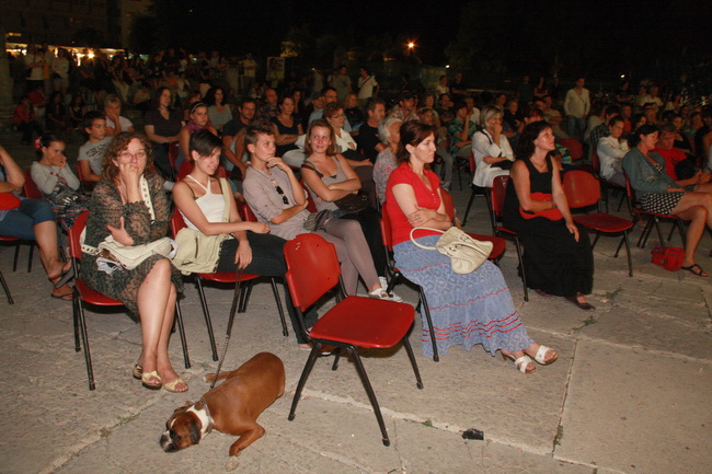 Zemlja bez granica: koncert Jelene Radan na Forumu foto: Angelo Virag Zemlja bez granica: koncert Jelene Radan na Forumu foto: Angelo Virag