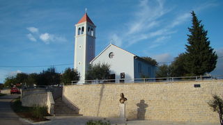 U Buliću otkriveno poprsje don Petra Nakića, foto: Marko Ledenko U Buliću otkriveno poprsje don Petra Nakića, foto: Marko Ledenko