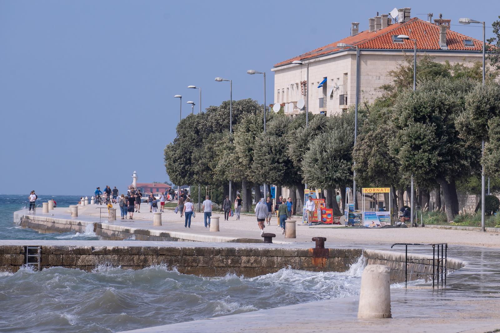 Olujno jugo na zadarskoj rivi