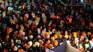 Na tržnici Dolac održan je peti performans Kapulica & Lampioni.  Foto: PIXSELL