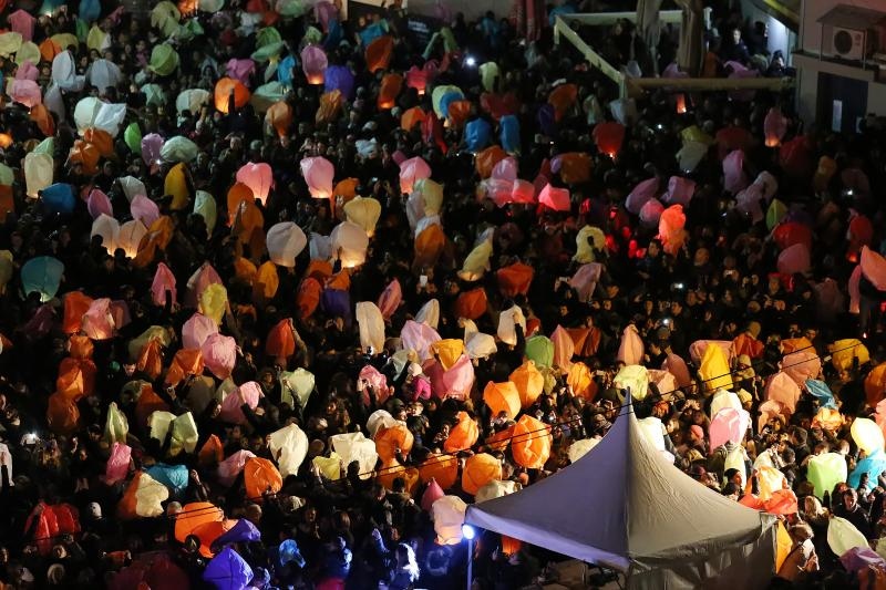 Na tržnici Dolac održan je peti performans Kapulica & Lampioni.  Foto: PIXSELL