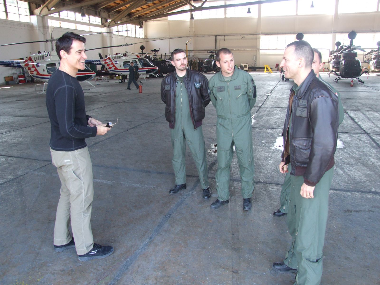 Goran Višnjić posjetio pilote u zrakoplovnoj bazi Zemunik