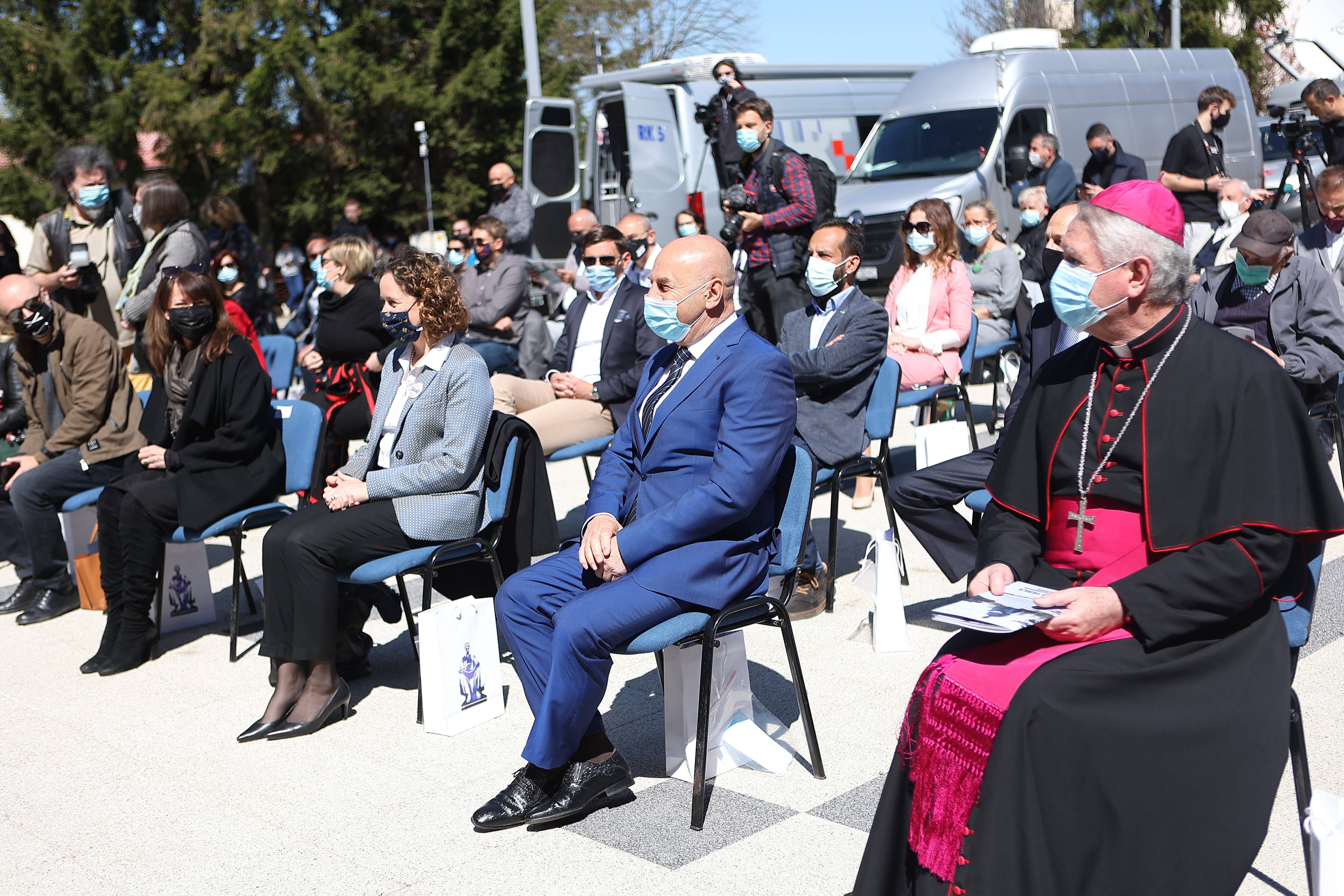 Spomenik Nikole Tesle vratio se u Gospić