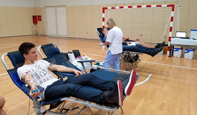 U organizaciji sekcije HZSN Zadar u dvorani 1 SC Višnjik održana je akcija dobrovoljnog darivanja krvi na kojoj je prikupljeno 25 doza tekućine koja život znači. Foto: Mladen Malik