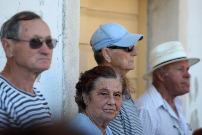 Mali Iz, 260712.
Proslava 70. obljetnice Maloiskog ustanka kojeg zajedno organiziraju Grad Zadar i Udruga antifasistickih boraca pod pokroviteljstvom predsjednika Ive Josipovica. Na spomenik Palima za slobodu i socijalizam u uvali Knez vijence su polozili