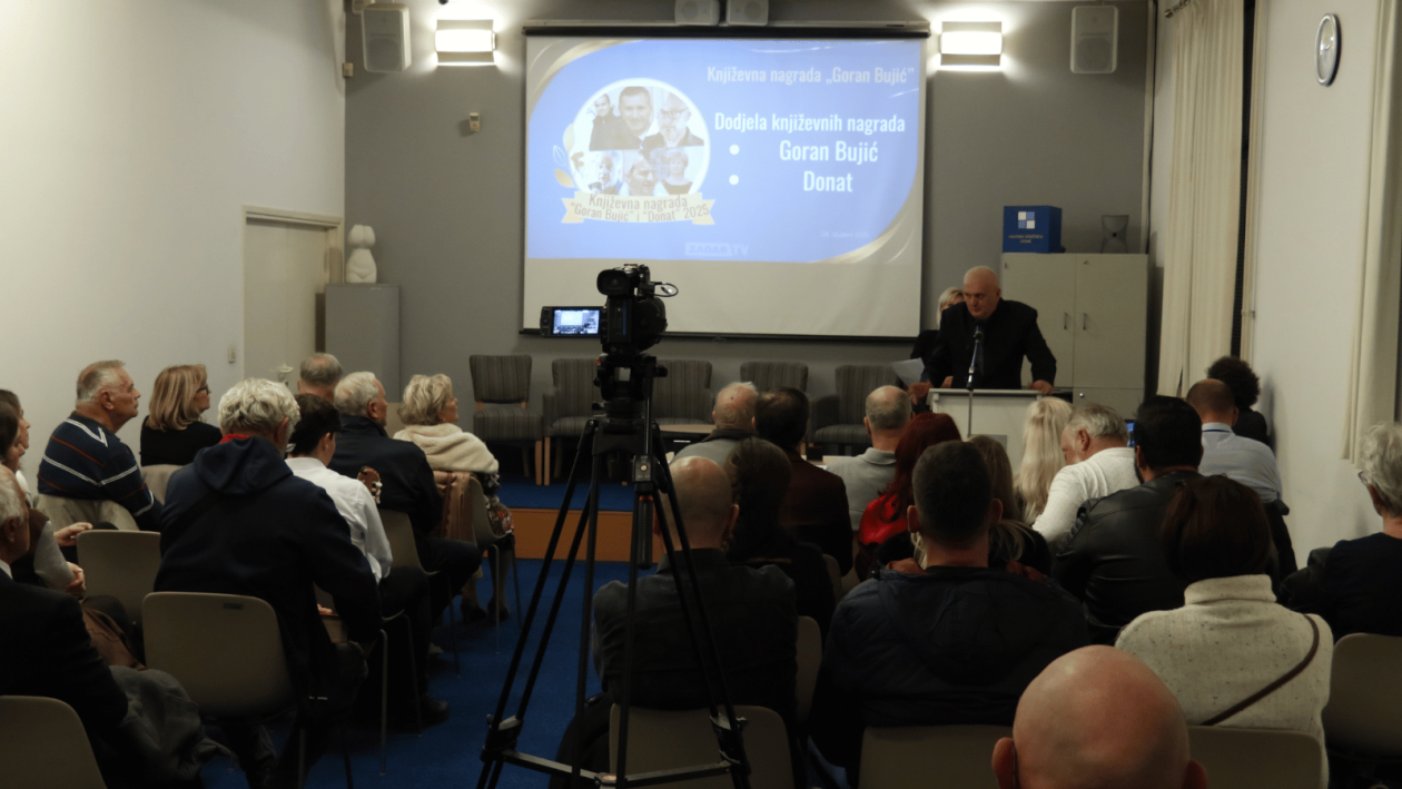 Dodjela nagrada Goran Bujić – Književnici novinari i Donat 2025 održana je u MMD Gradske knjižnice Zadar, u svečanoj atmosferi koja je okupila književnike, kulturne djelatnike i ljubitelje umjetnosti.