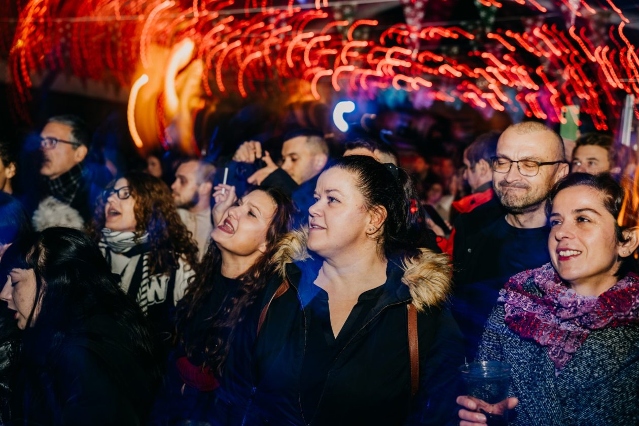 Nipplepeople @ Advent u Zadru – Božićni gramofon na Pijaci