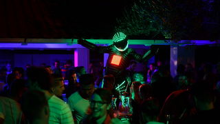 Nostromo & Vagabundo Vir: DJ Djuka i Led robot Nostromo & Vagabundo Vir: DJ Djuka i Led robot