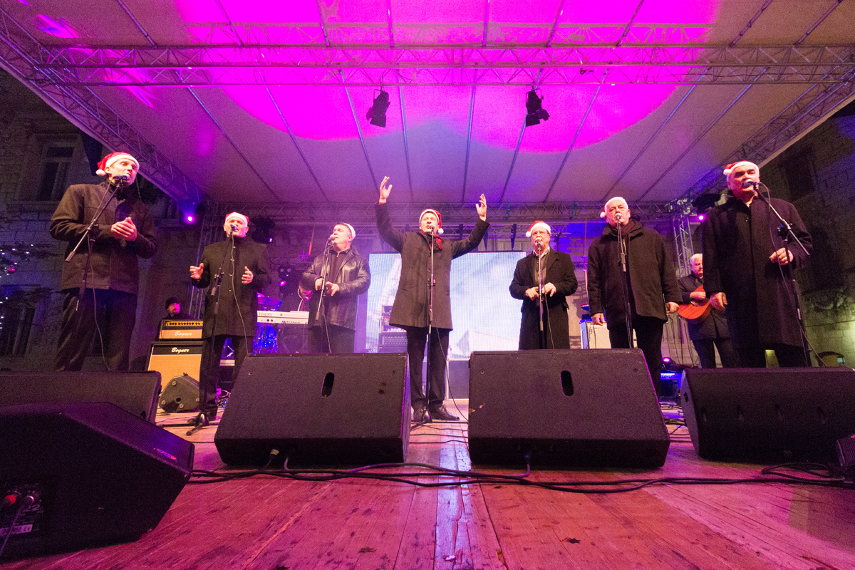 Doček 2017: Najluđa noć na zadarskom Poluotoku privukla više tisuća Zadrana i gostiju Doček 2017: Najluđa noć na zadarskom Poluotoku privukla više tisuća Zadrana i gostiju