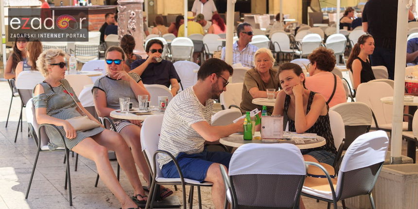 Đir po gradu 8. srpnja 2017., ljeto, kafić Đir po gradu 8. srpnja 2017., ljeto, kafić