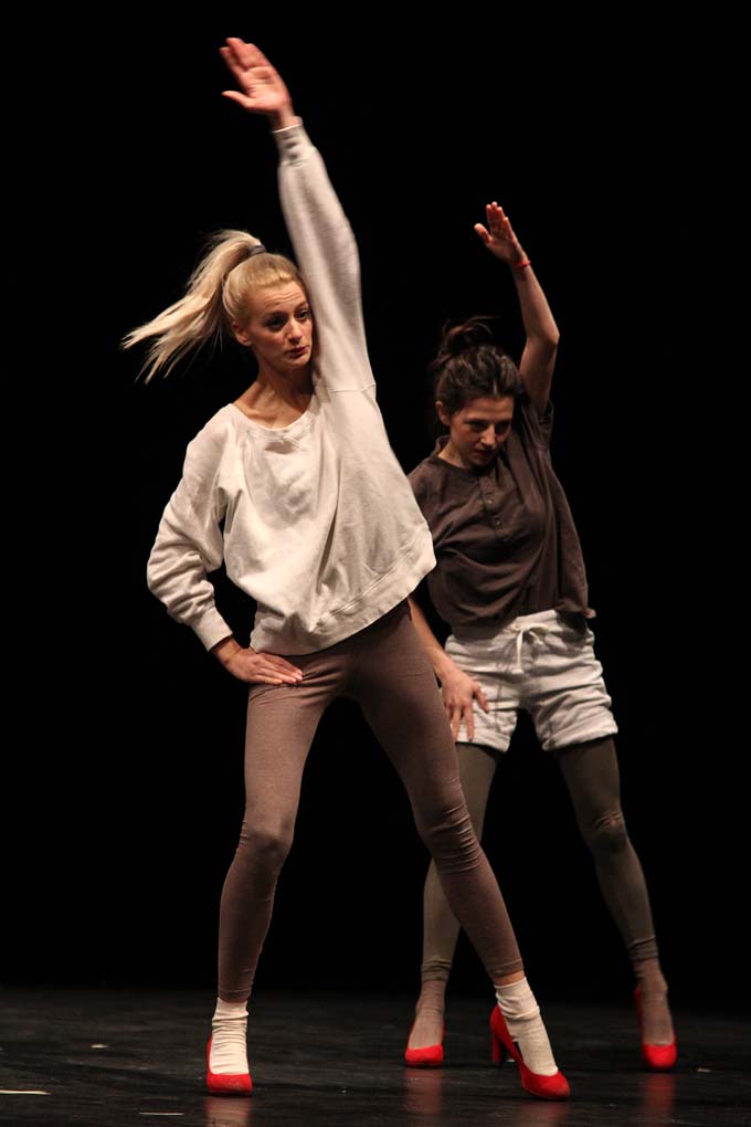 Kazalište KNAP i Umjetnička organizacija Kravice, predstava “Glumice&to”; foto Iva Perinčić Kazalište KNAP i Umjetnička organizacija Kravice, predstava “Glumice&to”; foto Iva Perinčić