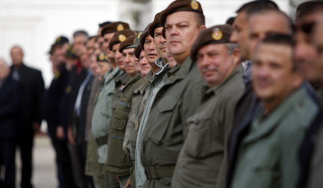 Zadar, 151010
Obiljezavanje 20. godisnjice osnutka Specijalne jedinice policije Poskoci, prve legalne naoruzane postrojbe u RH, a na proslavi je prisustvovao i predsjednik RH Ivo Josipovic. Proslava je odrzana u centru Franko Lisica.
Foto: Jure Miskovic /