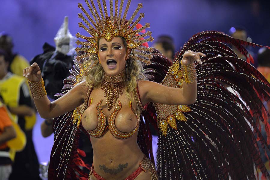 Tradicionalni karneval u Brazilu, foto: NELSON ALMEDIA Tradicionalni karneval u Brazilu, foto: NELSON ALMEDIA