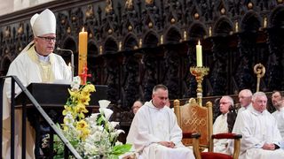Nadbiskup Milan Zgrablić predvodio misu zadušnicu za Papu Franju Nadbiskup Milan Zgrablić predvodio misu zadušnicu za Papu Franju