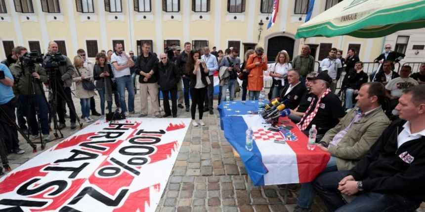 Zagreb: Glogoški i Klemm obavijestili da neće napustiti Trg sv. Marka dok ih premijer ne primi, Photo: Patrik Macek/PIXSELL Zagreb: Glogoški i Klemm obavijestili da neće napustiti Trg sv. Marka dok ih premijer ne primi, Photo: Patrik Macek/PIXSELL
