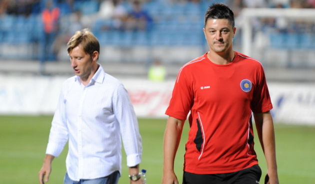 Zadar, 110911.Stadion Stanovi.7. kolo Prve Hrvatske nogometne lige, utakmica Zadar – Rijeka, stadion Stanovi.Na fotografiji: treneri Zadra i Rijeke Alen Horvat i Dalibor Zebic.Foto: Andrija Lucic / CROPIX