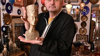 Brođanin Stanislav Hudi živi u kući koju je uredio u egipatskom stilu Brođanin Stanislav Hudi živi u kući koju je uredio u egipatskom stilu