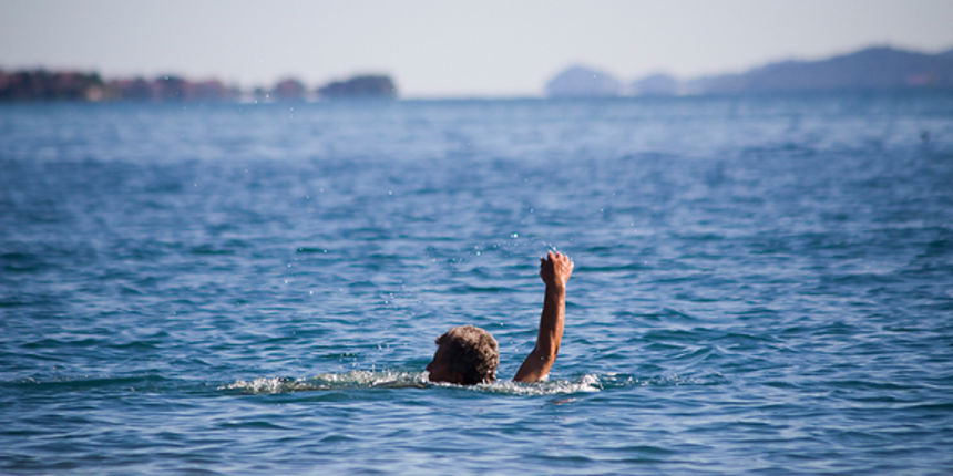 Kupanje na plaži Kolovare 8. listopada (foto:Saša Čuka) Kupanje na plaži Kolovare 8. listopada (foto:Saša Čuka)