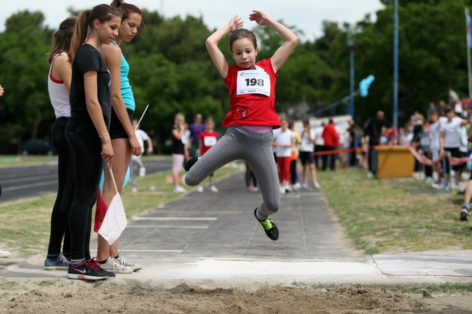 Zadar, 210513.
Erste Plava Liga danas se odrzava na stadionu Visnjik. Rijec je o jedinstvenom djecjem atletskom natjecanju upecatljivog slogana Brze, Vise, Jace, koje se odrzava pod visokim pokroviteljstvom Ministarstva znanosti obrazovanja i sporta. Orga Zadar, 210513.
Erste Plava Liga danas se odrzava na stadionu Visnjik. Rijec je o jedinstvenom djecjem atletskom natjecanju upecatljivog slogana Brze, Vise, Jace, koje se odrzava pod visokim pokroviteljstvom Ministarstva znanosti obrazovanja i sporta. Orga