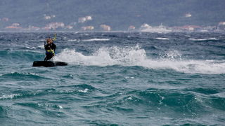 Na krilima juga: surferi i kiteri uživaju na Vitrenjaku