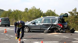 Dvoje ozlijeđenih u sudaru dva automobila na vodičkoj obilaznici, intervenirali i vatrogasci Dvoje ozlijeđenih u sudaru dva automobila na vodičkoj obilaznici, intervenirali i vatrogasci
