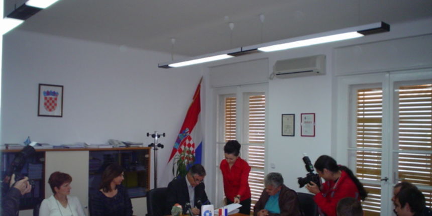 Obrtnička komora – potpisivanje stipendija (Foto: Ivo Marin) Obrtnička komora – potpisivanje stipendija (Foto: Ivo Marin)