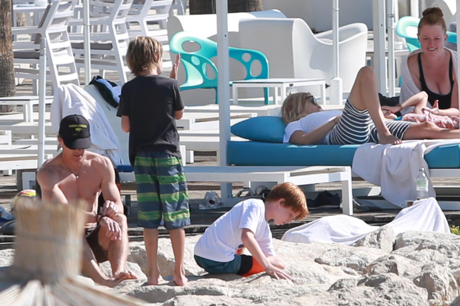 Glumica Julia Roberts u društvu supruga i djece uživa na splitskoj plaži