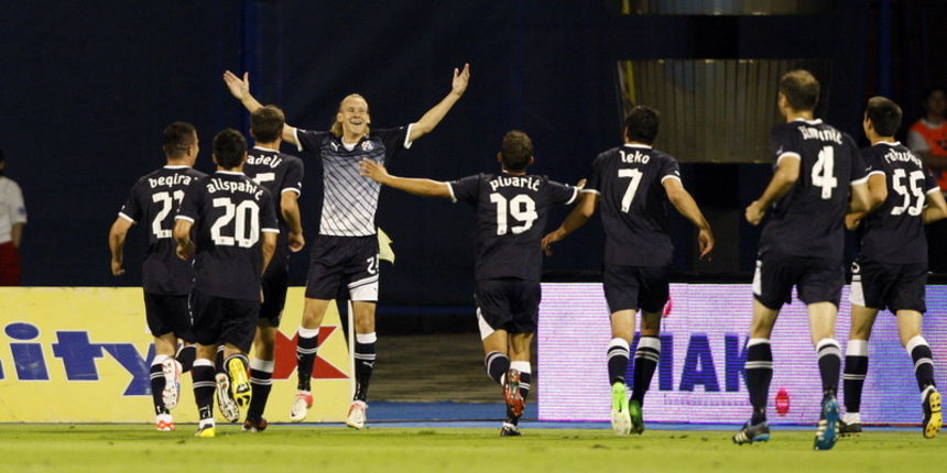 Zagreb, 080812.Stadion Maksimir.Uzvratna utakmica 3. predkola Lige prvaka izmedju GNK Dinamo i FC Sheriff.Na slici: Dinamo igraci slave pogodak Domagoja Vide.Foto: Tomislav Kristo / CROPIX Zagreb, 080812.Stadion Maksimir.Uzvratna utakmica 3. predkola Lige prvaka izmedju GNK Dinamo i FC Sheriff.Na slici: Dinamo igraci slave pogodak Domagoja Vide.Foto: Tomislav Kristo / CROPIX
