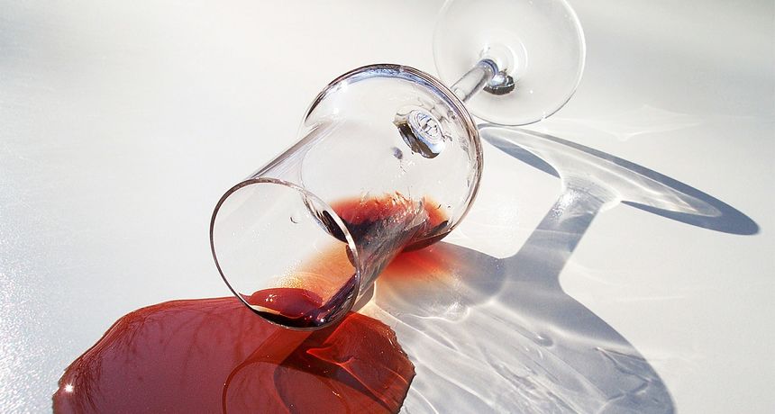 vino čaša crveno proliveno proliti alkohol vino čaša crveno proliveno proliti alkohol