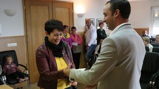 Vir: Dodjela materijalne pomoći roditeljima za nabavku udžbenika i školske opreme Vir: Dodjela materijalne pomoći roditeljima za nabavku udžbenika i školske opreme