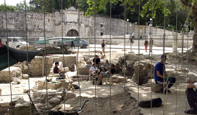 Trg Petra Zoranića – arheološke iskopine
