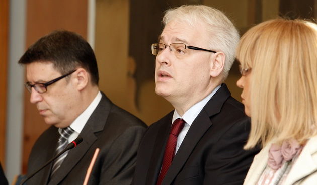 Zagreb, 031212.
Ured Predsjednika.
U povodu Medjunarodnog dana osoba s invaliditetom, koji se ove godine obiljezava pod motom “Uklanjanjem prepreka do stvaranja inkluzivnog drustva pristupacnog svima”, predsjednik Republike Ivo Josipovic sazvao je okrugli