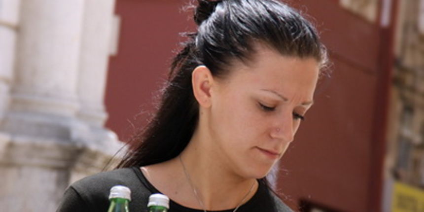 Djir po gradu 26. lipnja 2009., konobarica Djir po gradu 26. lipnja 2009., konobarica