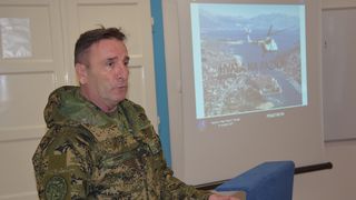 Ministar Krstičević posjetio eskadrilu transportnih helikoptera Ministar Krstičević posjetio eskadrilu transportnih helikoptera