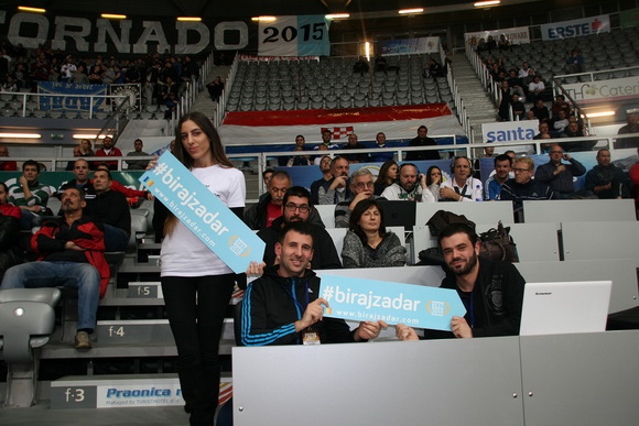 Košarkaši i navijači KK Zadar podržali akciju #birajzadar Košarkaši i navijači KK Zadar podržali akciju #birajzadar